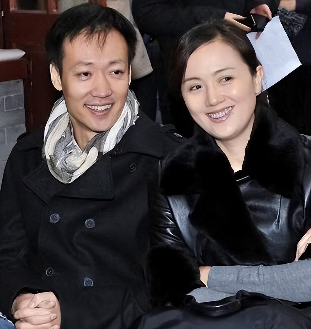 开云APP-离过年不到2月,52岁辛柏青高调传出喜讯,朱媛媛终于可以放心了