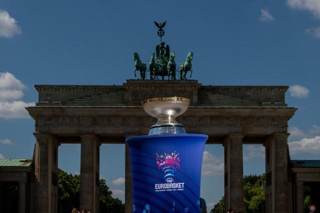 开云官网-欧锦赛16强确定12席 末轮死磕决定8支球队命运