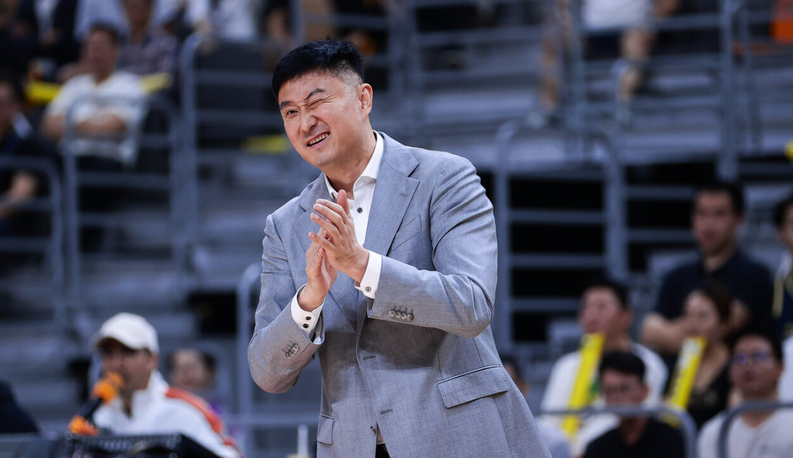 开云-拿过11冠被淘汰也不遗憾!粤媒喷杜锋:这么说你问过老板队员吗